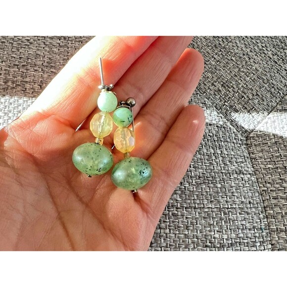 vtg 70s green dangle earrings retro bohemian maximalist glam bead cluster formal - Picture 1 of 4